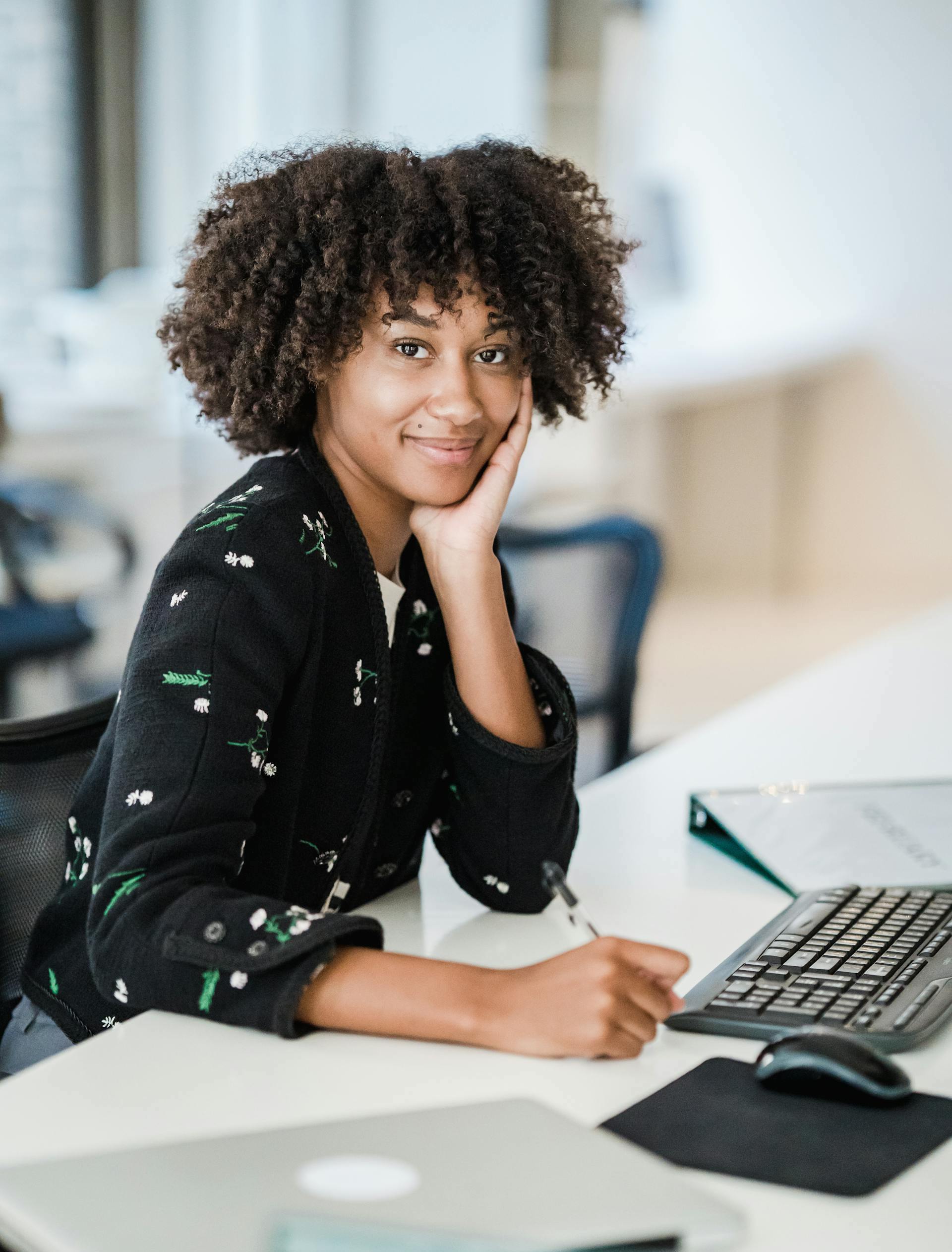 Smiling Citiline advisor